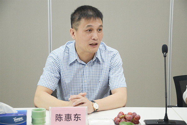 領(lǐng)導(dǎo)蒞臨家樂事凈水器廠家